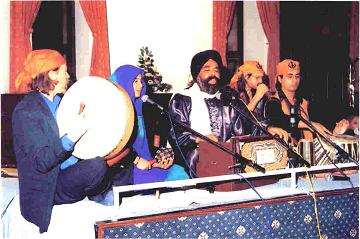 Gurbaani Keertan with a blend of non-traditional musical instruments