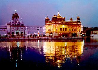 Sri Harmandar Sahib illuminated